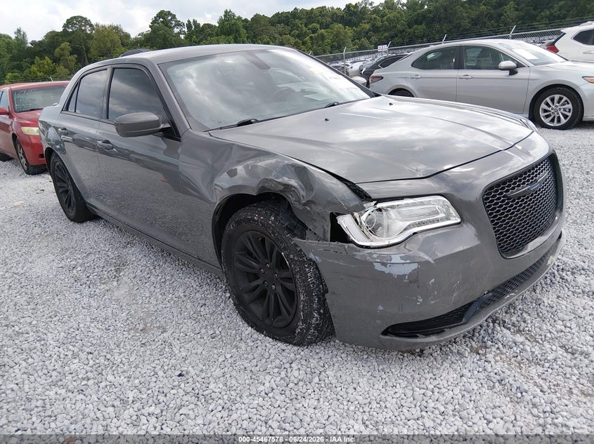 Vin: 2c3ccaag2hh593717, lot: 45965715, chrysler 300 limited 2017 img_1