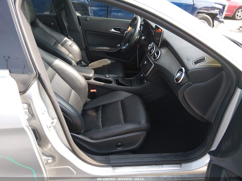 2015 MERCEDES-BENZ CLA 250 — zdjęcie 5