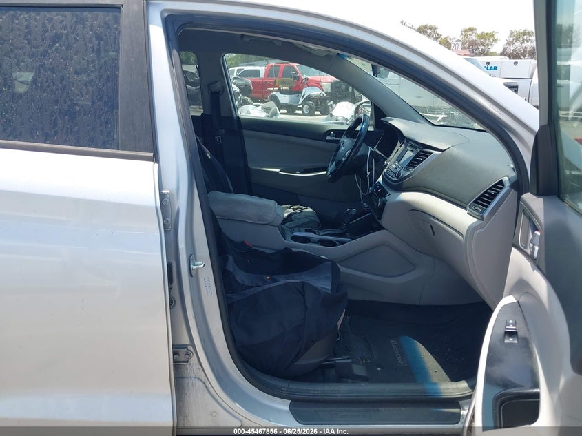 2017 HYUNDAI TUCSON auction photo 5