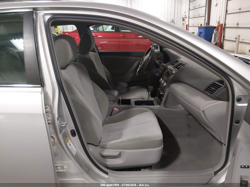 2010 TOYOTA CAMRY auction photo 5