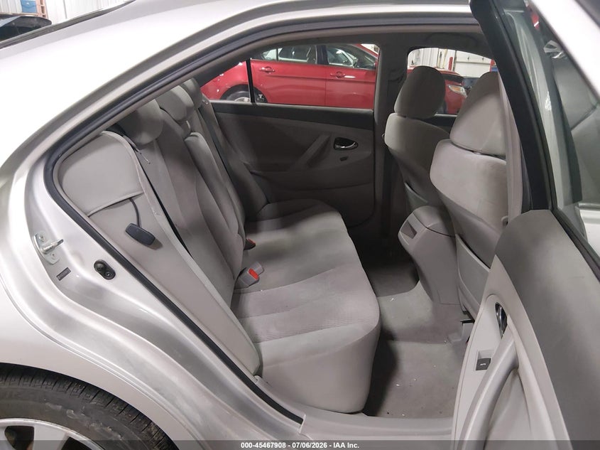 2010 TOYOTA CAMRY auction photo 8