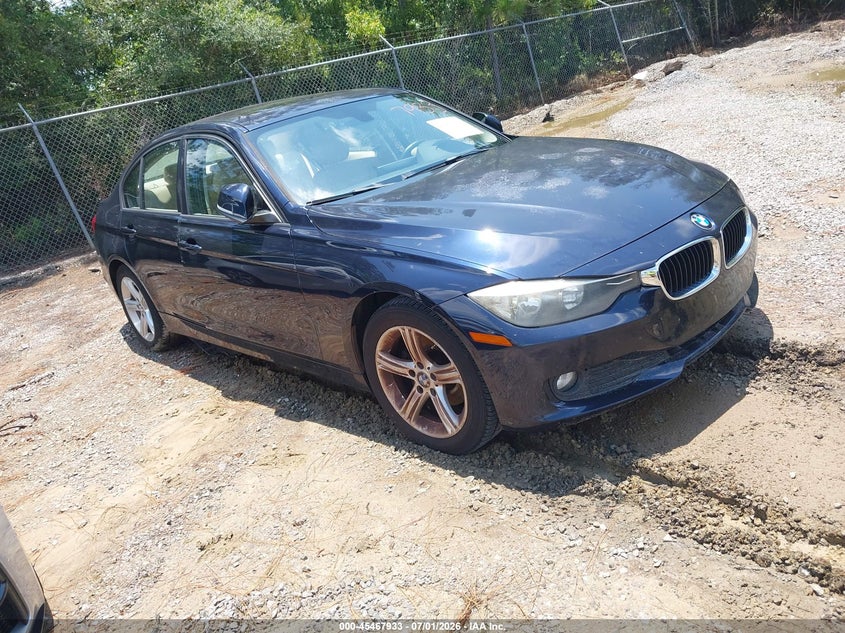 Vin: wba3b1g56fnt03999, lot: 45966070, bmw 320i 2015 img_1