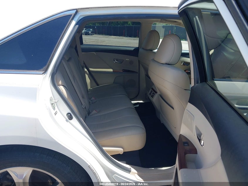 2010 TOYOTA VENZA auction photo 8