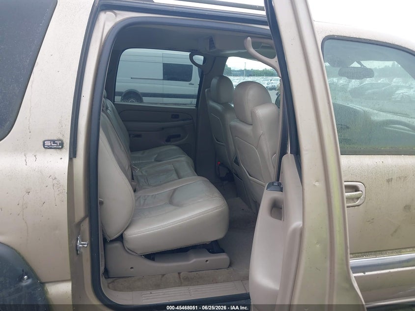 2005 GMC YUKON XL 1500 auction photo 8
