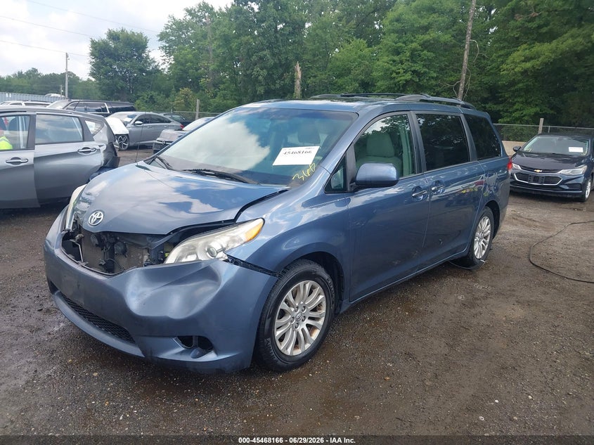 2014 Toyota Sienna Xle V6 8 Passenger 5TDYK3DC4ES518233 photo 1