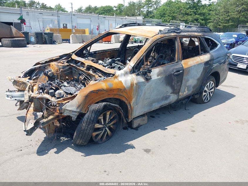 2025 Subaru Outback, Total Burn, IAAI, VIN 4S4BTADC5S3216661 — photo 2