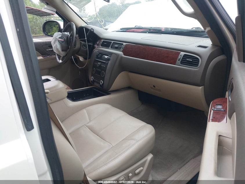 2013 GMC YUKON XL 1500 auction photo 5