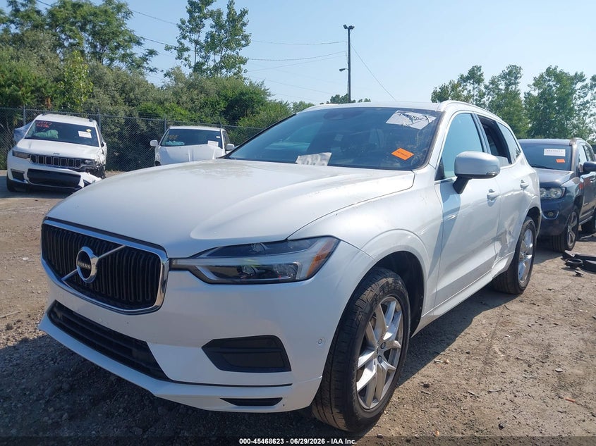 2018 Volvo Xc60 T5 Momentum YV4102RKXJ1035562 photo 1