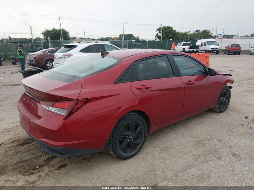 2022 HYUNDAI ELANTRA auction photo 4