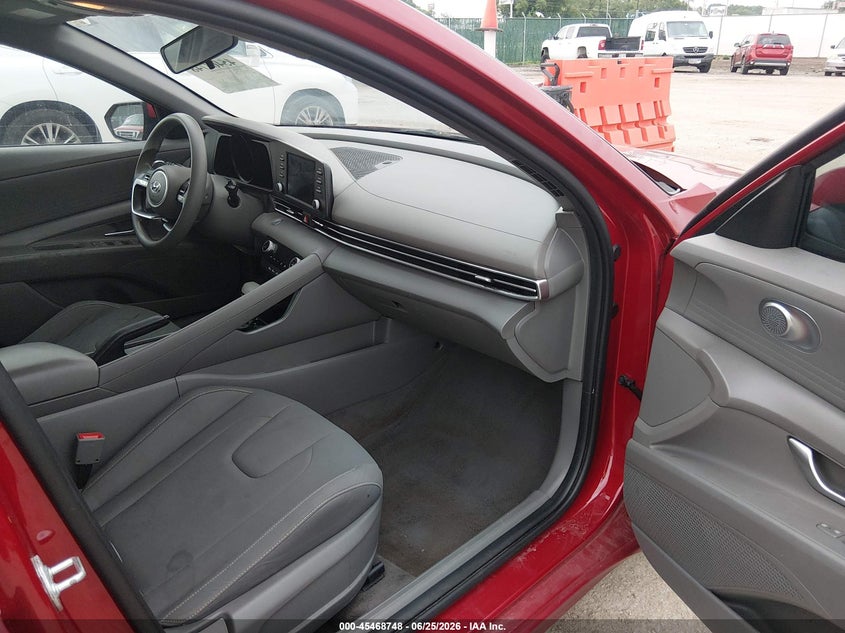 2022 HYUNDAI ELANTRA auction photo 5