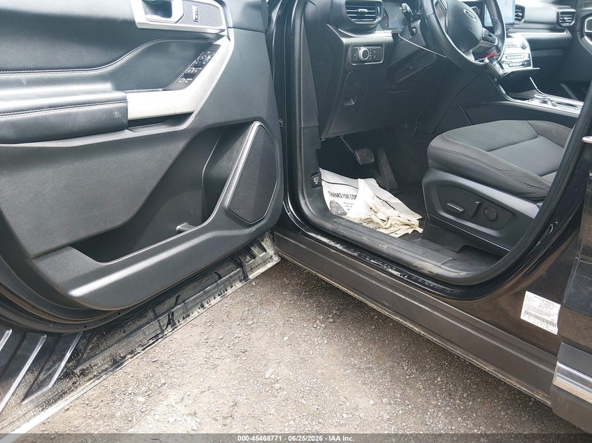 2022 FORD EXPLORER auction photo 6