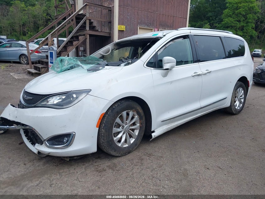 2018 Chrysler Pacifica, Переворот, IAAI, VIN 2C4RC1BG4JR127503 — фото 2