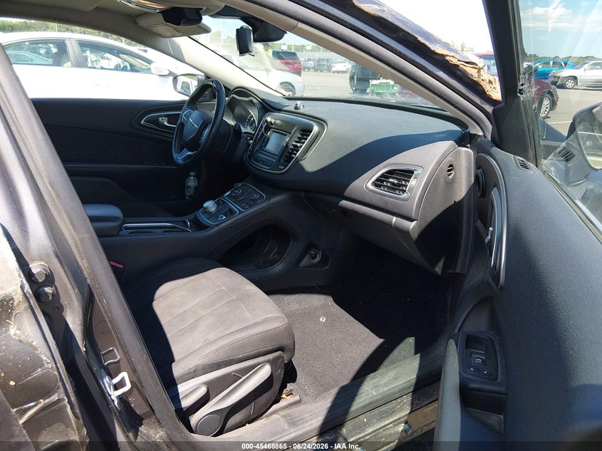 2015 CHRYSLER 200 auction photo 5