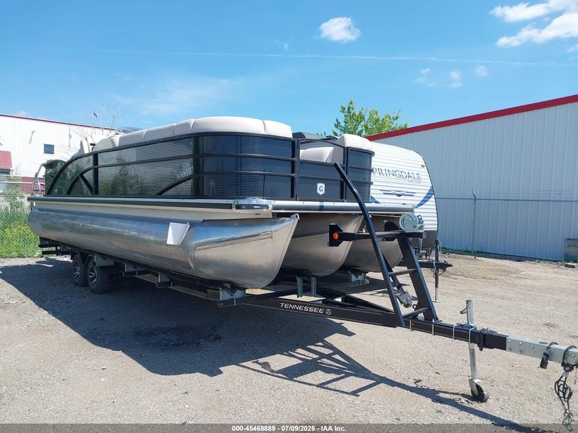 2017 Sweetwater Pontoon