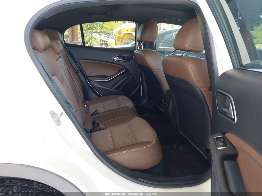 2015 MERCEDES-BENZ GLA 250 auction photo 8