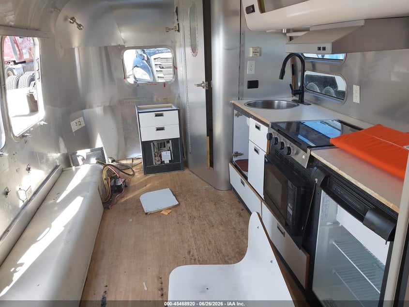 2006 AIRSTREAM 22 CCD auction photo 8