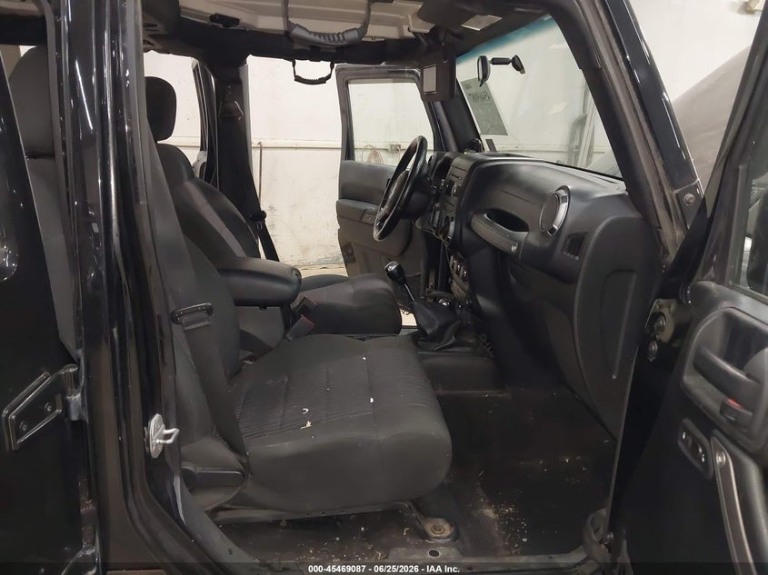 2011 JEEP WRANGLER UNLIMITED auction photo 5