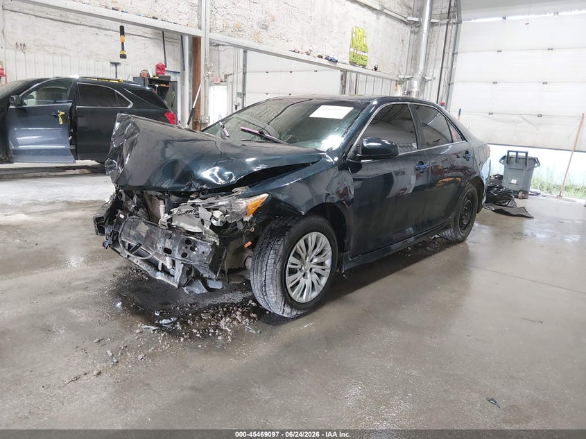2014 Toyota Camry, Front End, IAAI, VIN 4T1BF1FK4EU372104 — photo 2