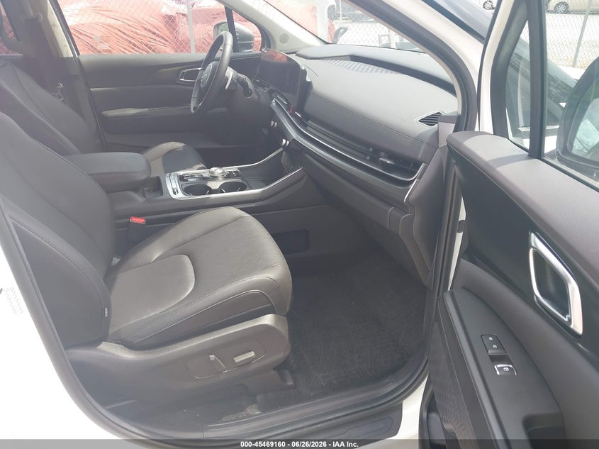 2026 KIA CARNIVAL MPV HYBRID auction photo 5