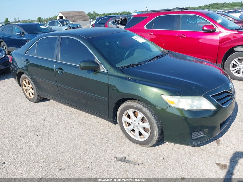 2011 TOYOTA CAMRY LE