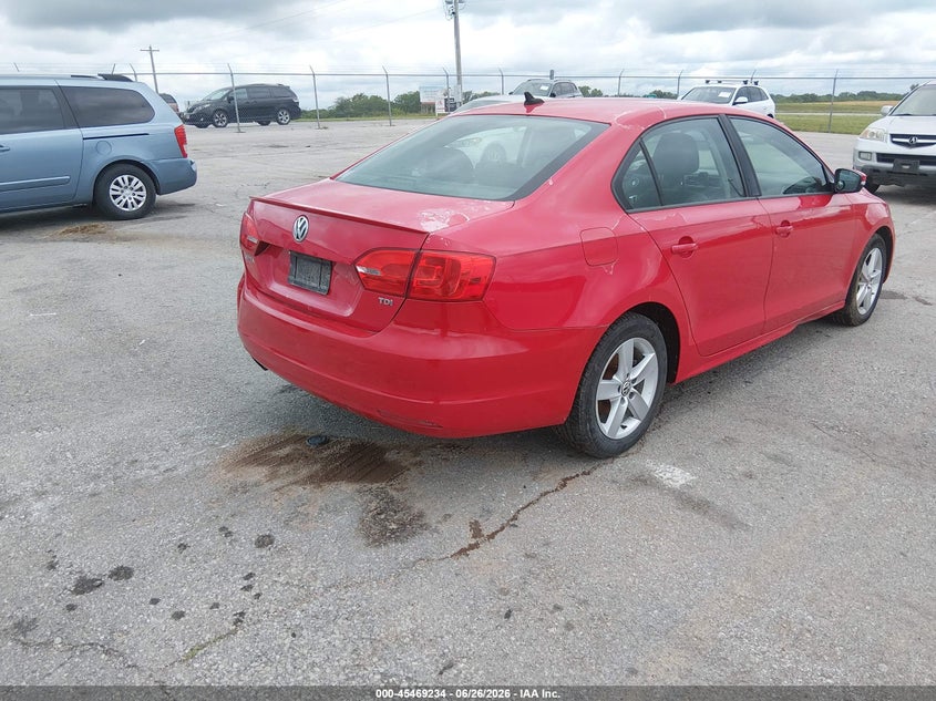 2012 VOLKSWAGEN JETTA auction photo 4