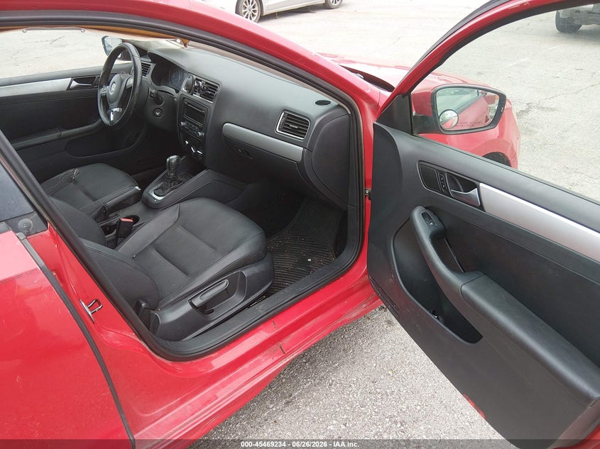 2012 VOLKSWAGEN JETTA auction photo 5