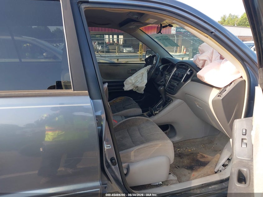 2002 TOYOTA HIGHLANDER auction photo 5