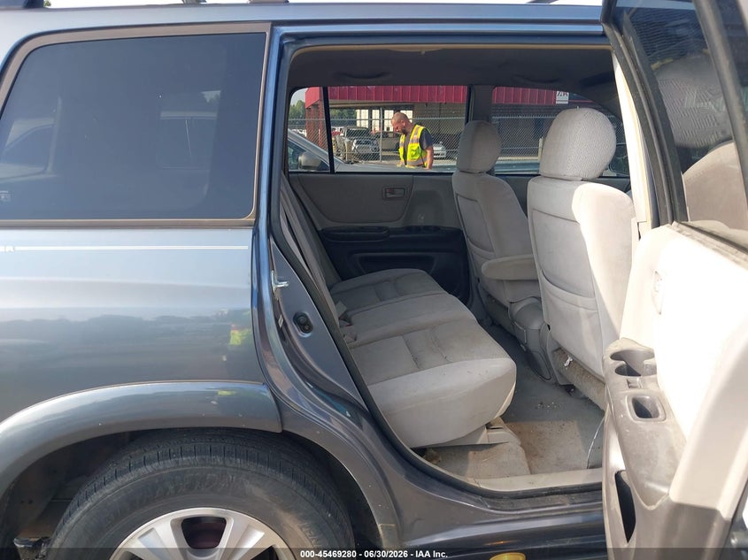 2002 TOYOTA HIGHLANDER auction photo 8