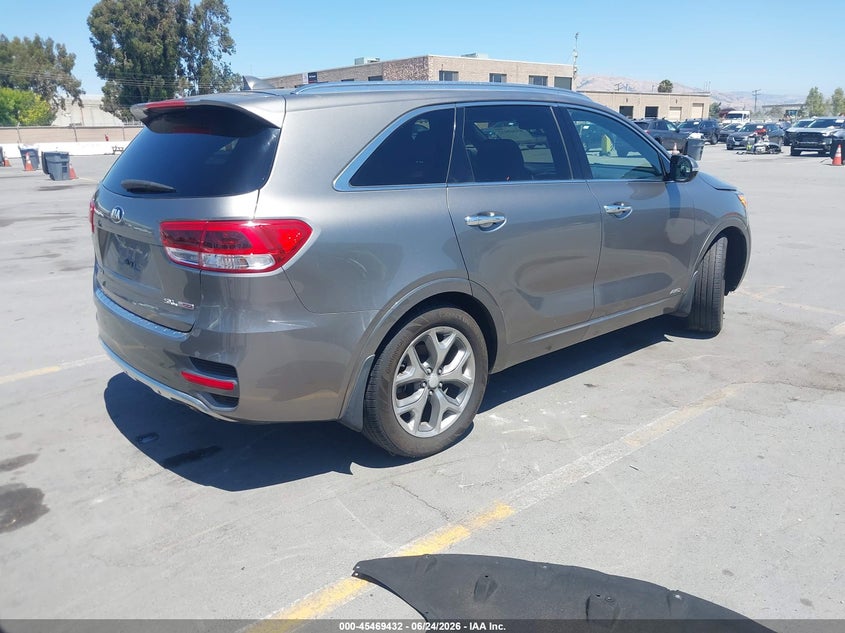 2016 KIA SORENTO auction photo 4