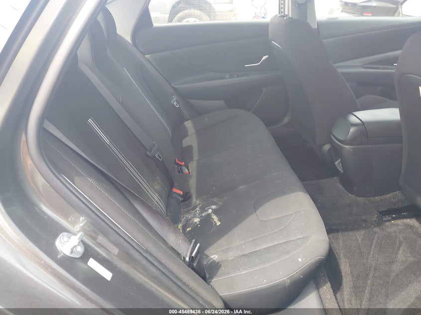 2024 HYUNDAI ELANTRA auction photo 8