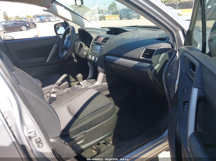 2016 SUBARU FORESTER auction photo 5