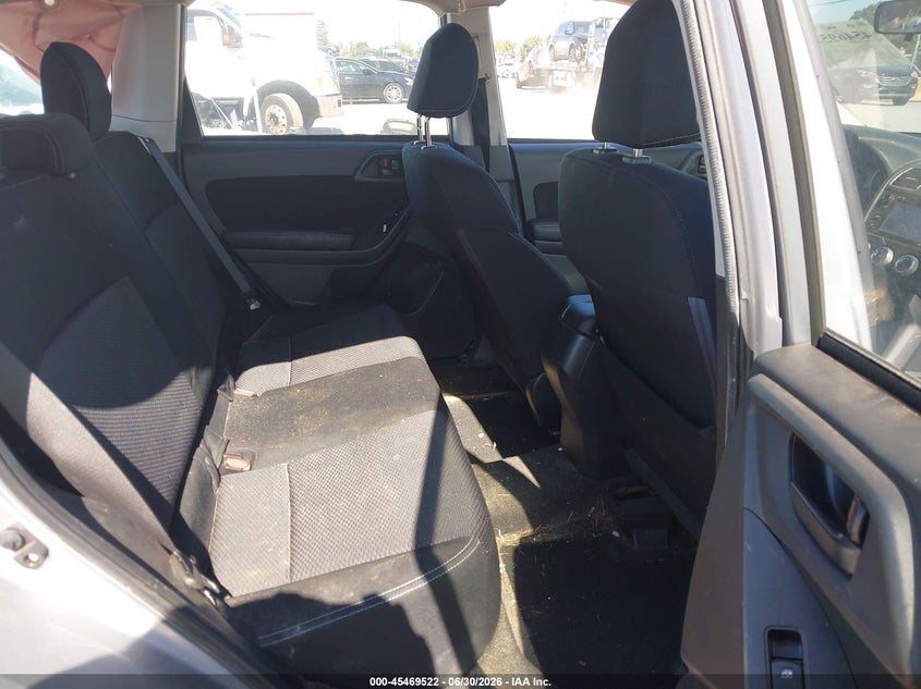 2016 SUBARU FORESTER auction photo 8