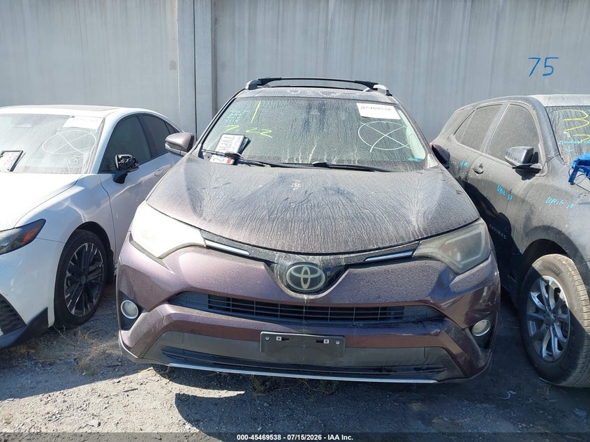 2017 TOYOTA RAV4 XLE — Photo 13