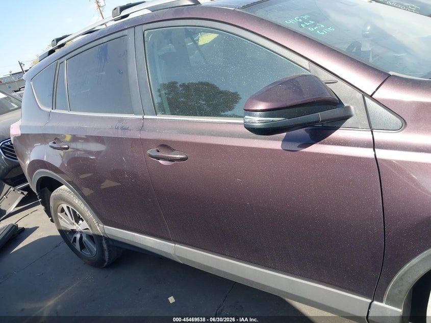 2017 TOYOTA RAV4 XLE — Photo 14