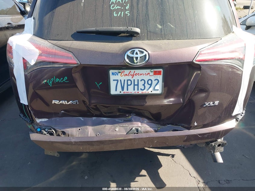 2017 TOYOTA RAV4 XLE — Photo 6