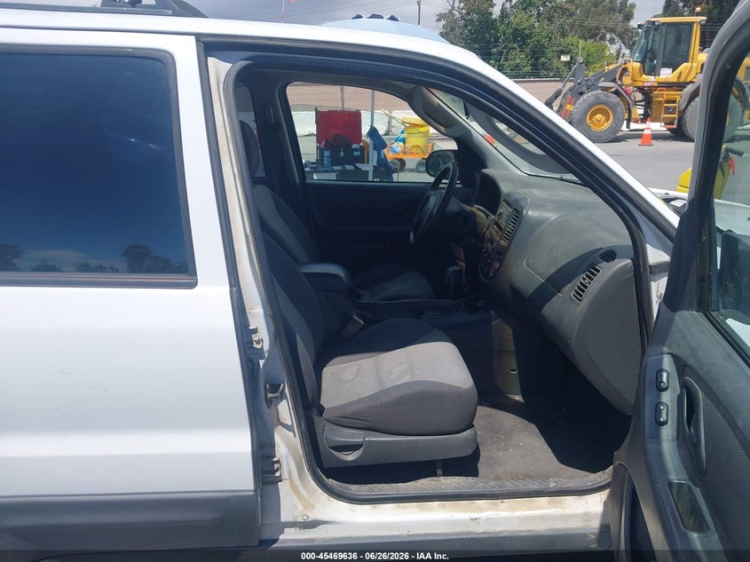2006 FORD ESCAPE auction photo 5