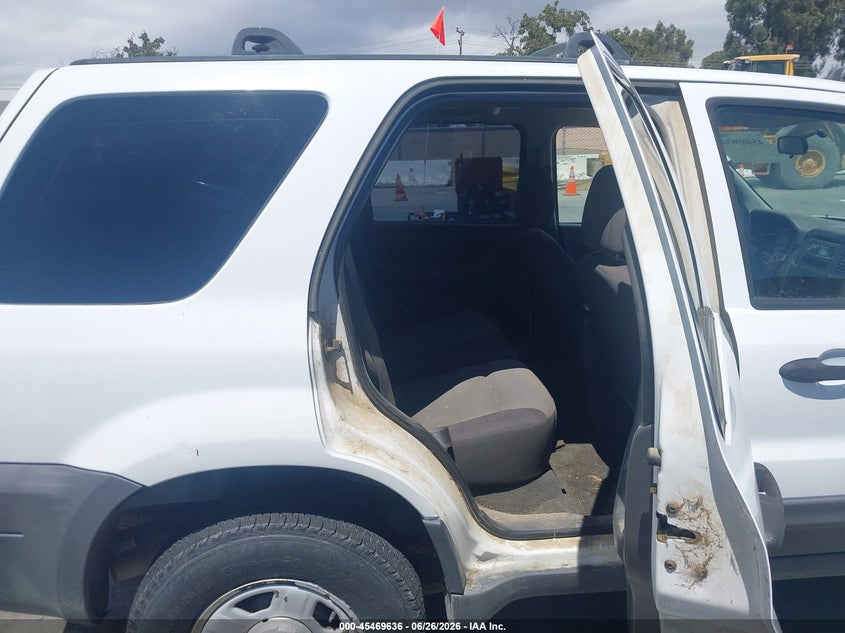 2006 FORD ESCAPE auction photo 8
