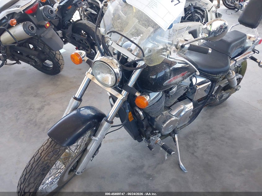 JH2RC44061K501729 2001 Honda Vt750 Dc photo 1