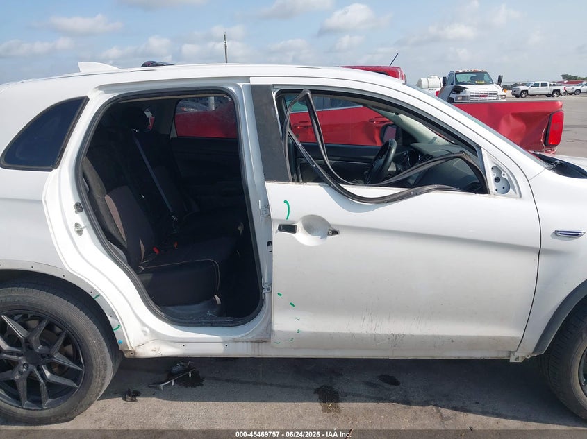 2017 MITSUBISHI OUTLANDER SPORT auction photo 6