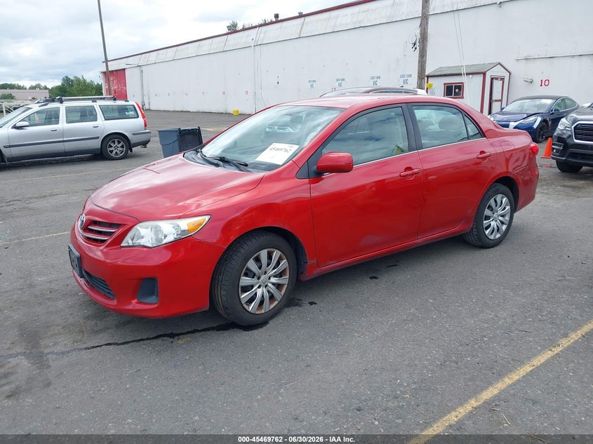 2013 Toyota Corolla, Right Front, IAAI, VIN 5YFBU4EE4DP081959 — photo 2