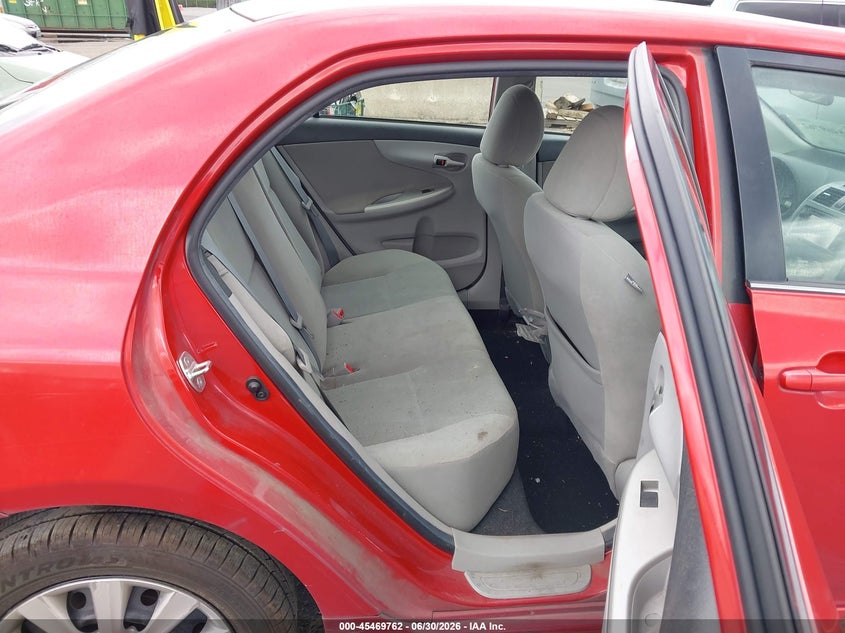 2013 TOYOTA COROLLA auction photo 8