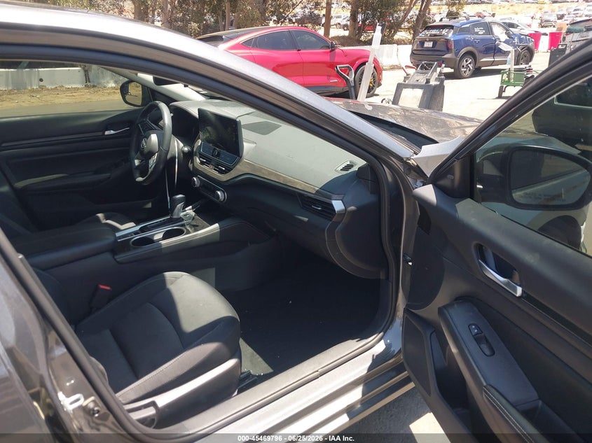 2024 NISSAN ALTIMA auction photo 5