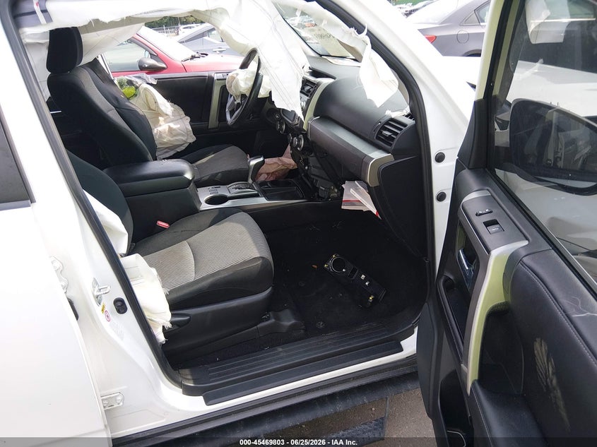 2017 TOYOTA 4RUNNER auction photo 5