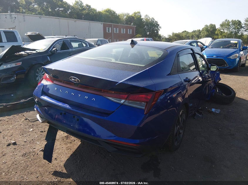 2023 HYUNDAI ELANTRA auction photo 4