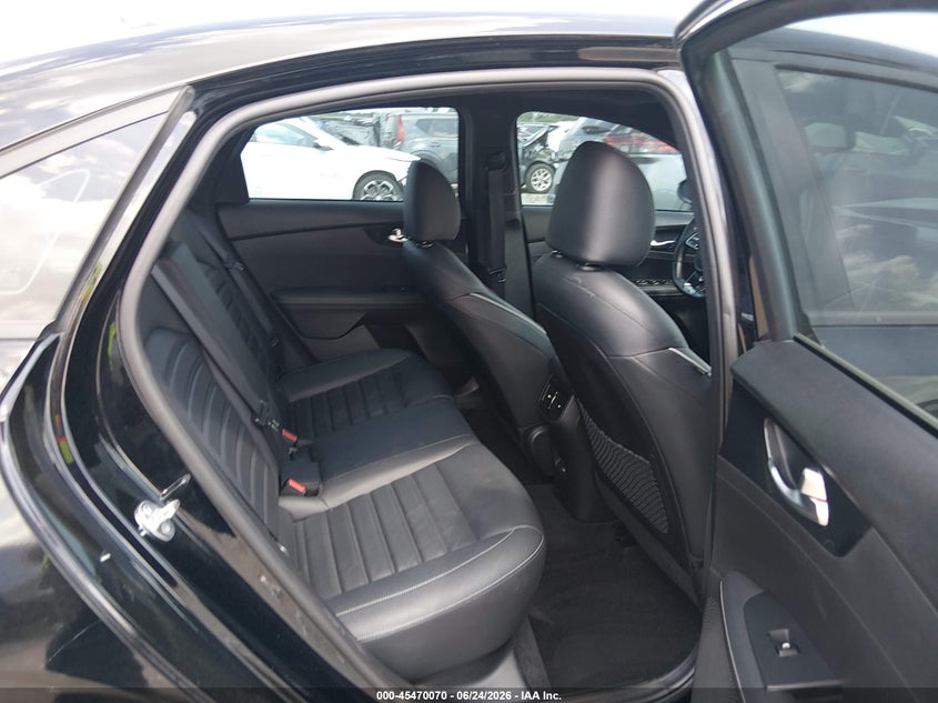2023 KIA FORTE auction photo 8