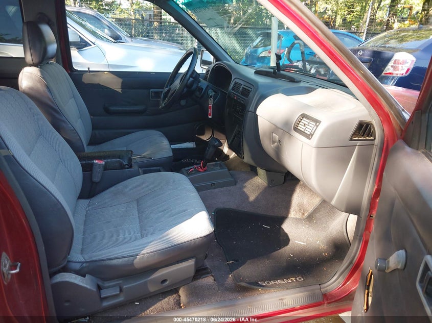 1995 NISSAN TRUCK auction photo 5