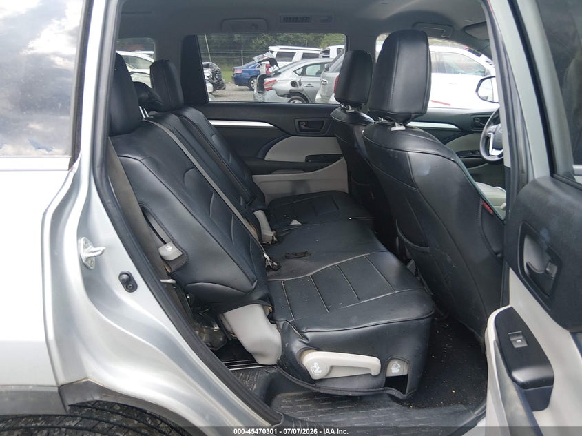 2019 TOYOTA HIGHLANDER auction photo 8