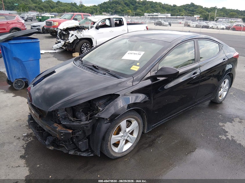 2012 HYUNDAI ELANTRA auction photo 2