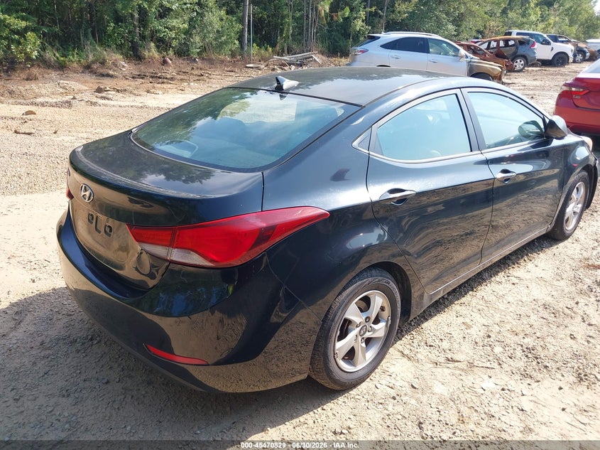 2015 HYUNDAI ELANTRA auction photo 4