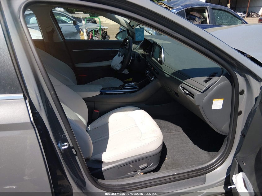 2022 HYUNDAI SONATA HYBRID auction photo 5